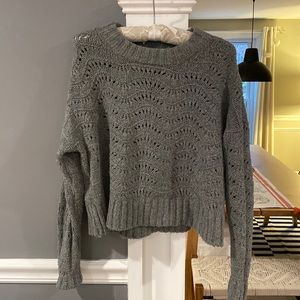 Cute crop AE sweater perfect for ❄️❄️